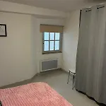 Comfortable 3 Bedroom Apartment *