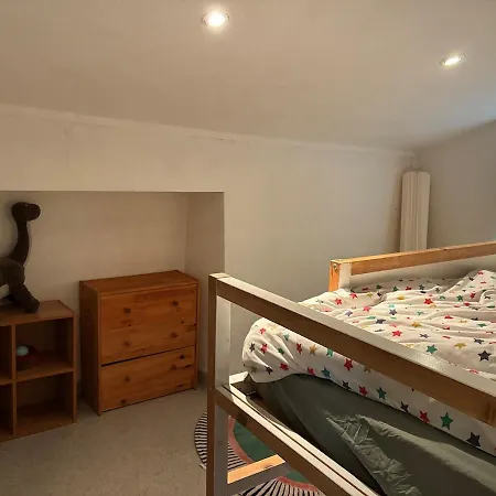 Comfortable 3 Bedroom 公寓 基扬
