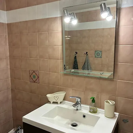 Comfortable 3 Bedroom アパート