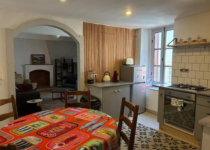 Comfortable 3 Bedroom 基扬